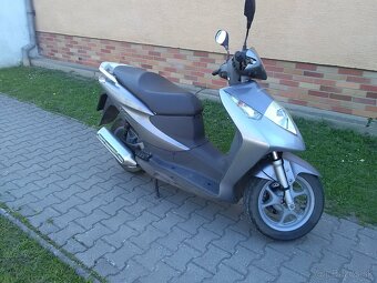 Honda Dylan 125 - 4