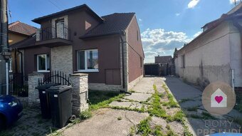 Dva rodinné domy na pozemku o rozlohe 557 m2 s garážou, SENI - 4