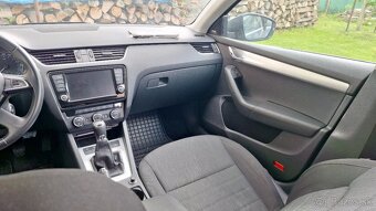 Škoda Octavia Combi 2.0 TDI Elegance/Style - 4