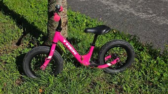 Predám odrážadlo TREK Kickster 12 - 4