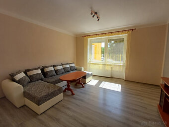 2-Izbovy byt v Komarne na prenajom. - 4