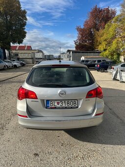Opel Astra J 1.6 CDTI - 4