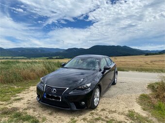 Lexus IS300h - 4