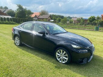 Lexus IS300h - 4