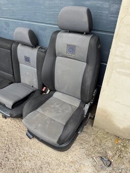 Predám komplet sadu sedadiel Volkswagen Golf 4 kombi - 4