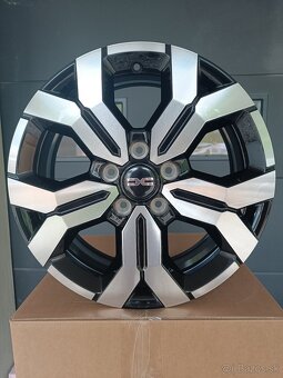 Dacia Duster R17 - 4
