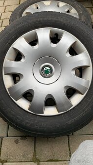 Predám kolesá 195/65 R15 spolu s krytmi - 4