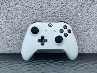 Xbox one S na 1 TB + hry FIFA 2023 a GTA 5 - 4