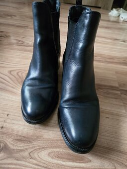 Tmavomodré kožené čižmy vel.37 - 4