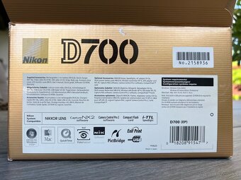 Nikon D700 + battery pack Nikon MB D10 - 4
