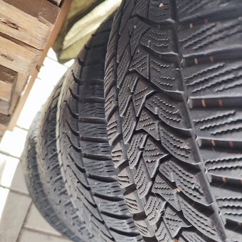 Zimné 195/65r15 hankuk 5x112r15 - 4