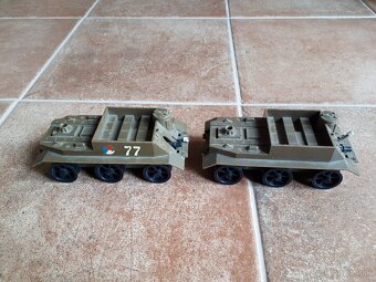 Stara hracka : Bojovy transporter - 4