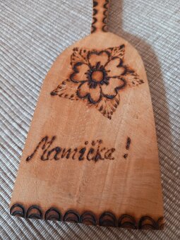 Stará drevená dekorácia - minilopárik Mamičke - 4
