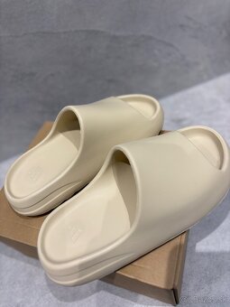 Yeezy slide - 4