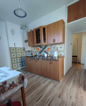 Na predaj 2 izbový byt v centre mesta Púchov - 4