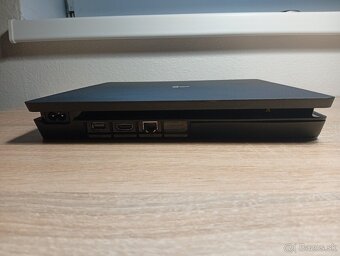 Playstation 4 - 4