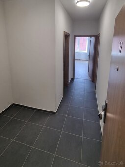 Slnečný 2i byt s pivnicou a parkovaním – centrum Bytča - 4