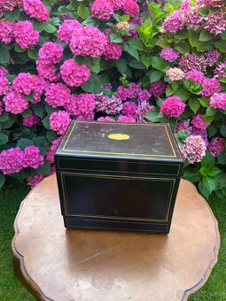 Drevený box s likérovou súpravou - RARITKA - 4