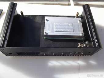 Malá skrinka na minipc - 4