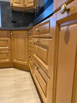 Masívna kuchynská linka z Nemecka so spotrebičmi - 4