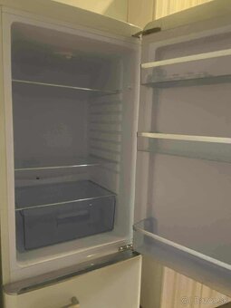 Chladnička s mrazničkou - 4