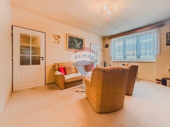 REZERVOVANÉ Na predaj priestranný 2-izbový byt v Banskej Š - 4