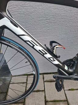 Cestný bicykel FELT - 4