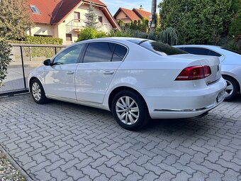 Volkswagen Passat - 4
