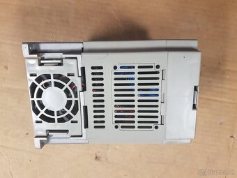 Predám jednofázový frekvenčný menič Hitachi - 4
