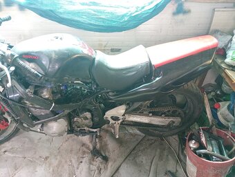 Suzuki GSX-F katana 750 - 4
