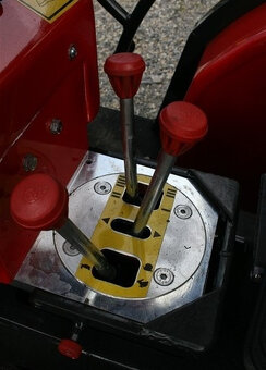 Malotraktor AGT 960 svahový speciál + kabina 50HP - 4
