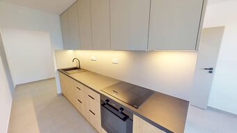PRENÁJOM - Priestranný moderný 2 izbový byt s 2 balkónmi - 4