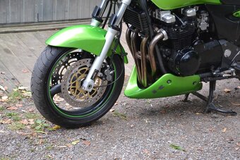 Kawasaki ZR-7 - 4