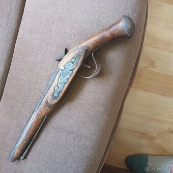 Pistol - 4