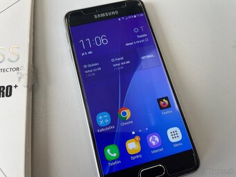 Samsung A3 (2016) - 4