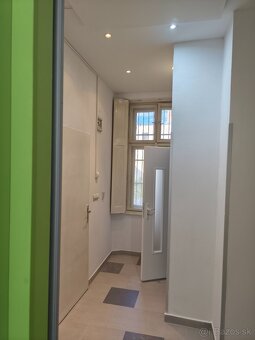 Prenajom obchodného priestoru s parkovanim v centre Trencina - 4