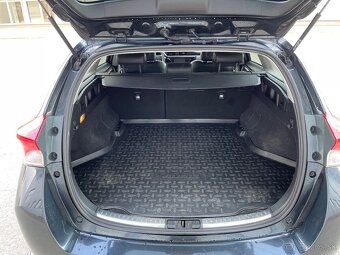 Toyota Auris 1.6i, automat, combi 235000 - 4