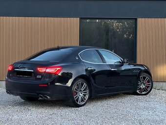 Maserati Ghibli S Q4 B&W 2017 - 4