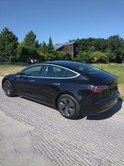 Tesla model 3 - 4