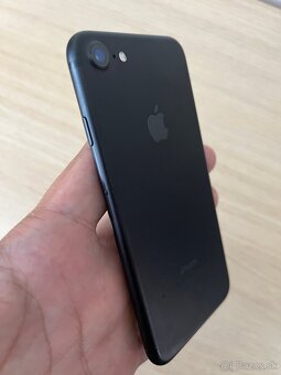 Apple iPhone 7 32Gb - 4
