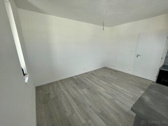 Prenajom 2i byt TN - novostavba, terasa, parking, nadstandar - 4