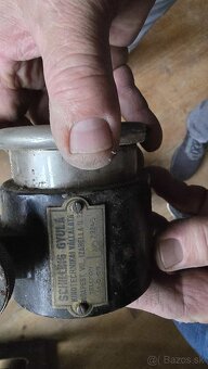 Starý filmový premietač Schilling Guyla + originálny objektí - 4