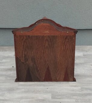 Vitrína nástenná – 70 x 65 x 15,5 cm. - 4