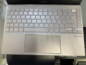 Asus Zenbook UX325E - 4