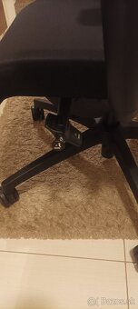 ergonomická kancelárska stolička - 4