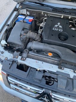 Mitsubishi pajero 3.2 4x4. Výmena je možná - 4