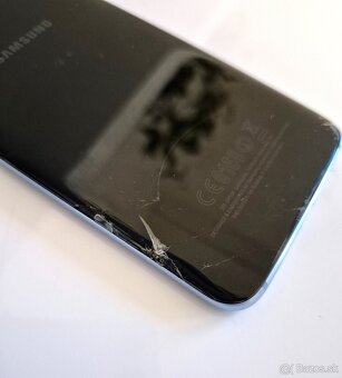 Predám Samsung Galaxy S8 čierny s ochranným krytom - 4