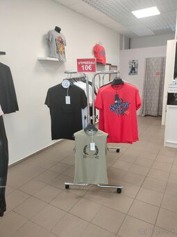 Predám kompletné vybavenie do Butiku - 4