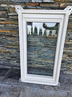 Plastová střešní okna Velux 2 ks – kompletní s rámy - 4