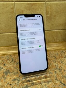iPhone  13 128GB Midnight záruka - 4